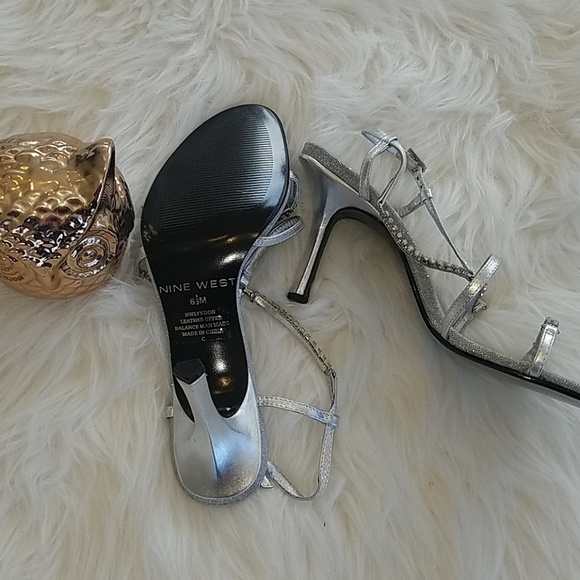 Heals - Picture 2 of 4